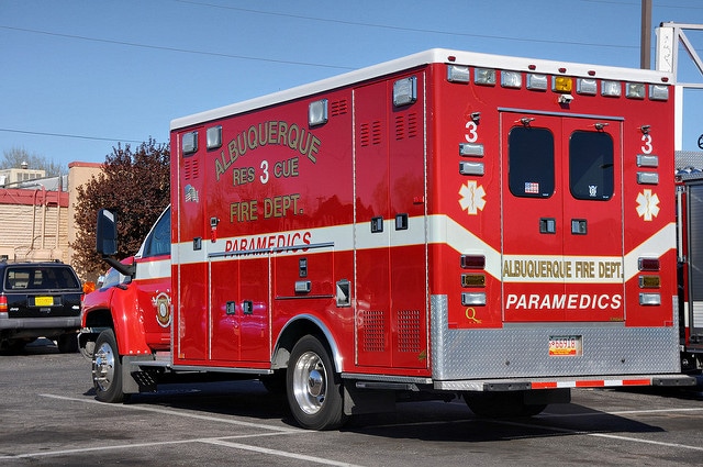 EMT vs Paramedic: What's the Actual Difference?